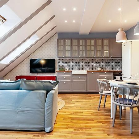 Attic Apartment On Waterfront / View / Netflix Prague Ngoại thất bức ảnh