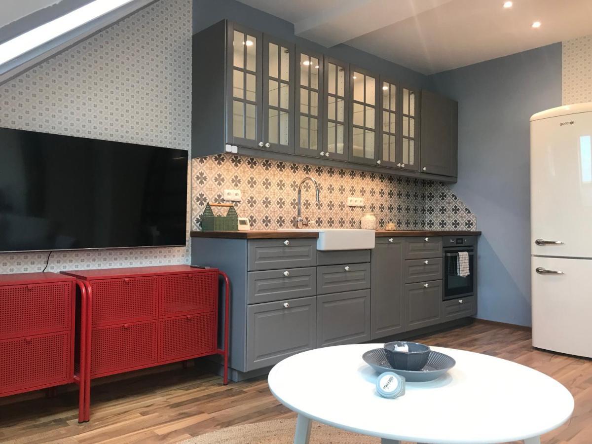 Attic Apartment On Waterfront / View / Netflix Prague Ngoại thất bức ảnh