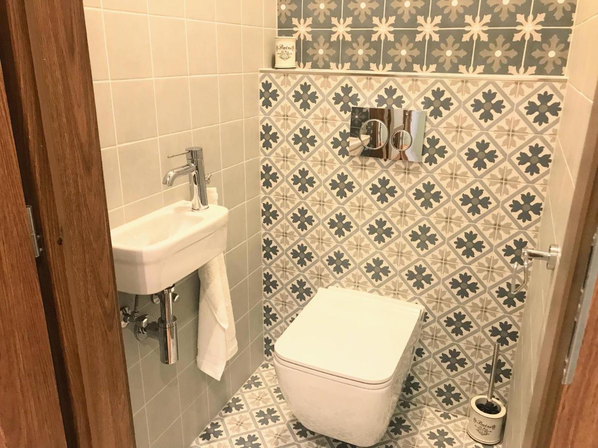 Attic Apartment On Waterfront / View / Netflix Prague Ngoại thất bức ảnh