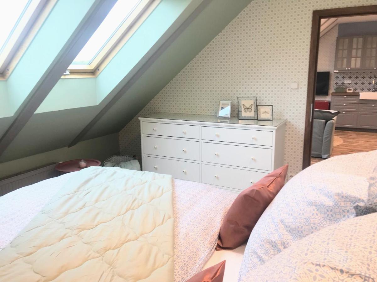 Attic Apartment On Waterfront / View / Netflix Prague Ngoại thất bức ảnh
