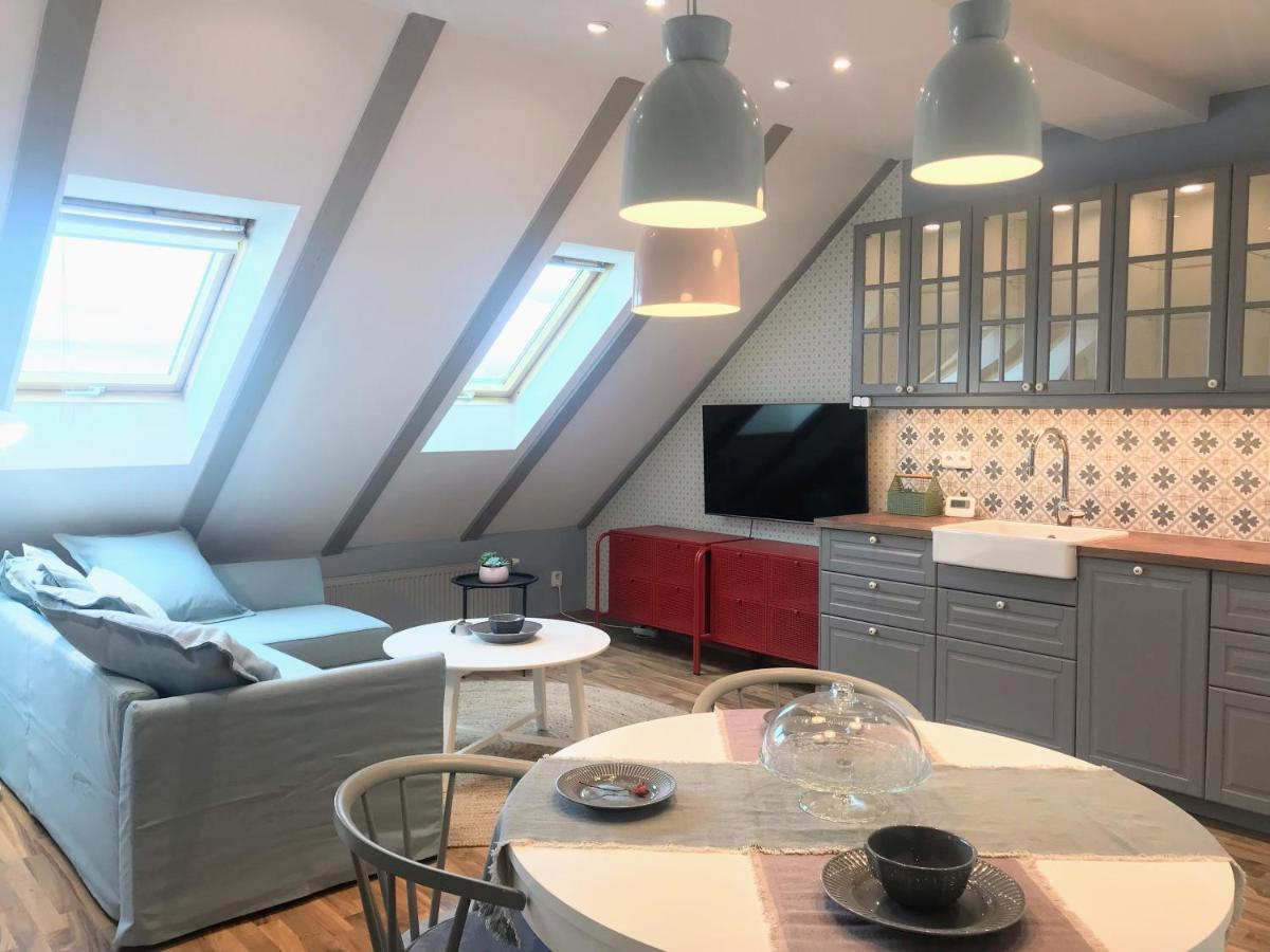 Attic Apartment On Waterfront / View / Netflix Prague Ngoại thất bức ảnh