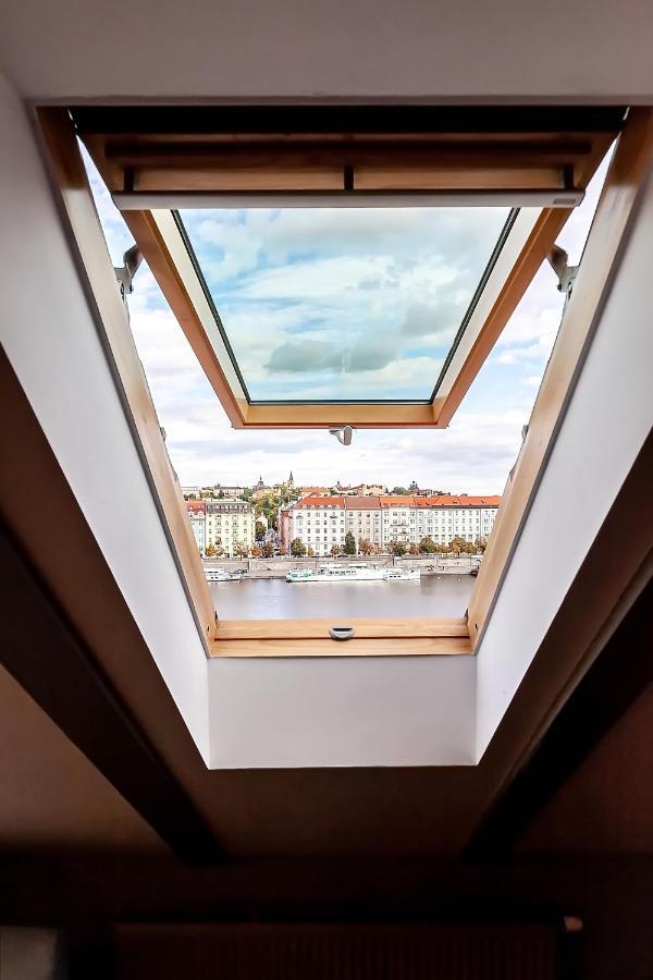Attic Apartment On Waterfront / View / Netflix Prague Ngoại thất bức ảnh
