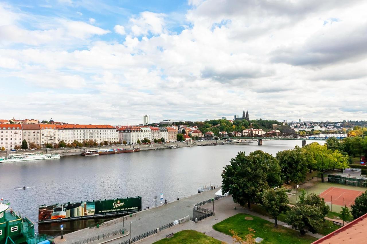 Attic Apartment On Waterfront / View / Netflix Prague Ngoại thất bức ảnh