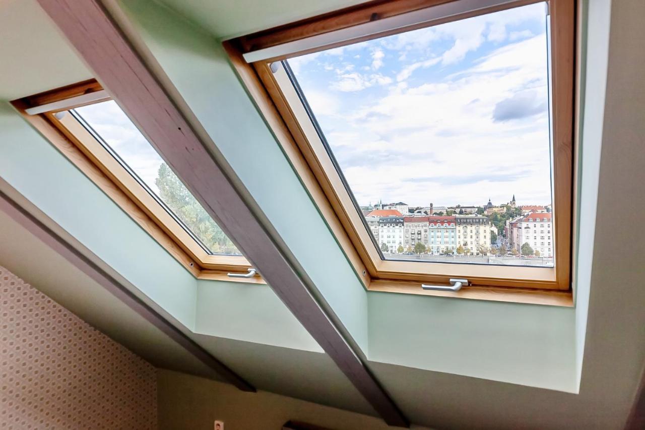 Attic Apartment On Waterfront / View / Netflix Prague Ngoại thất bức ảnh