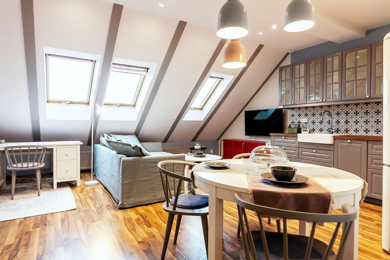 Attic Apartment On Waterfront / View / Netflix Prague Ngoại thất bức ảnh